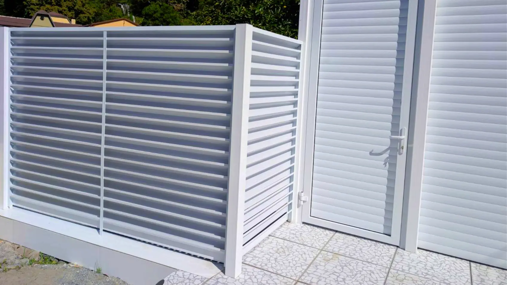 Фото 1 забор жалюзи Хай-Тек RAL9005 Белый двусторонний